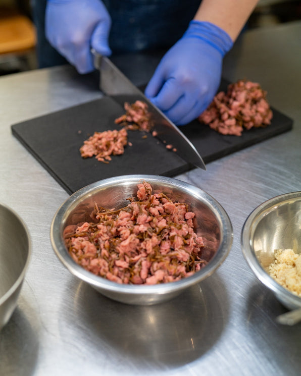 さくらとひろしま出店。さくらの塩漬けソーセージ発売。